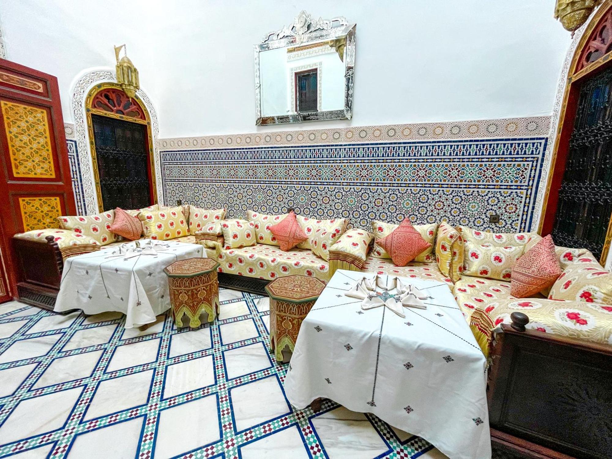 Riad Dar El Ouedghiri เฟส ภายนอก รูปภาพ